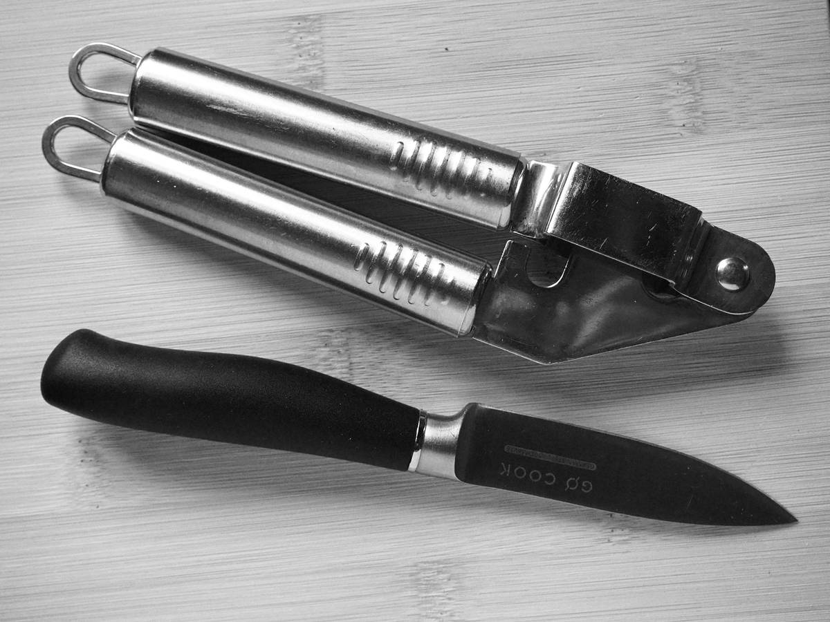 Different materials used in manufacturing nail clippers