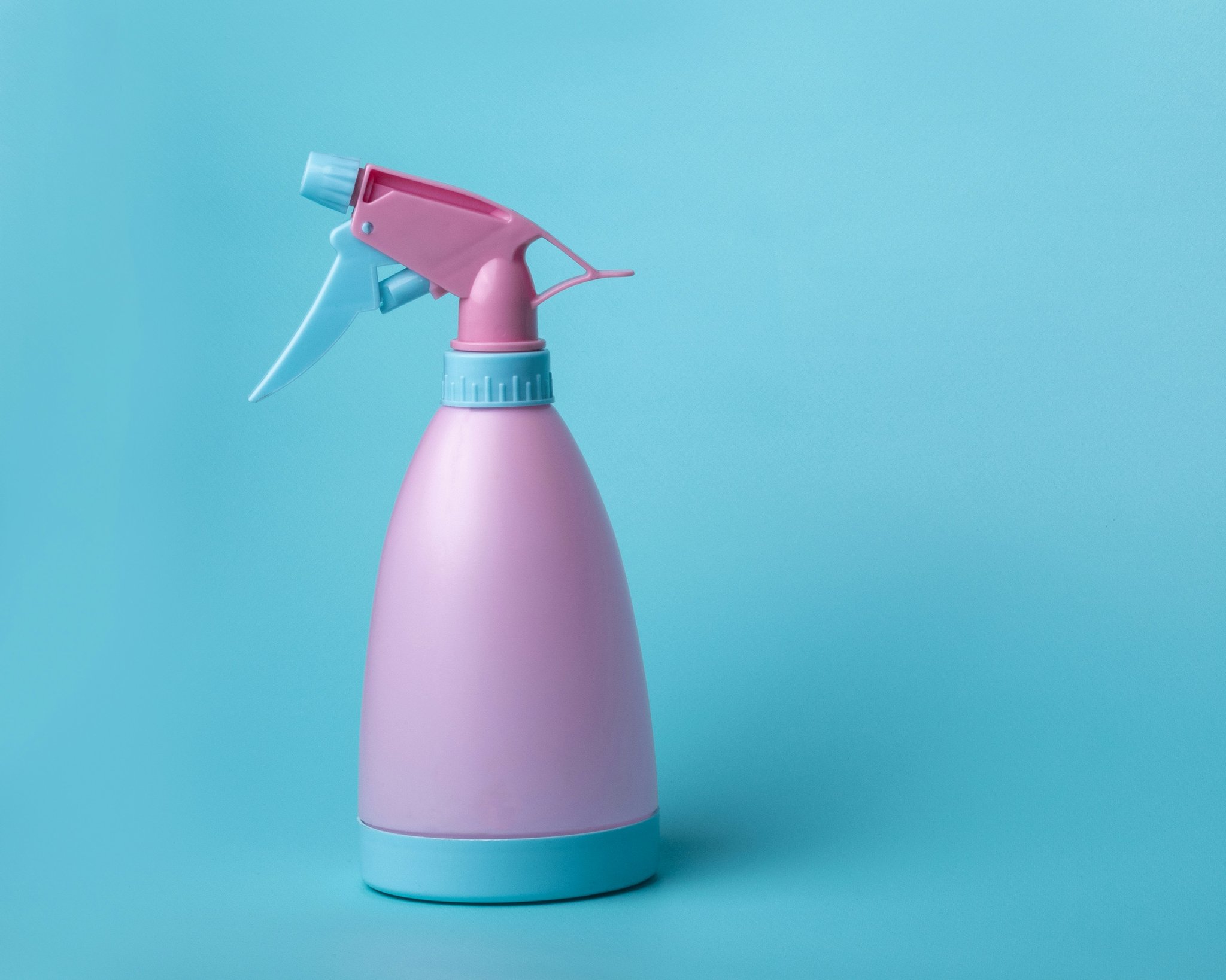 Step-by-step guide illustration showing cleaning supplies next to nail clippers