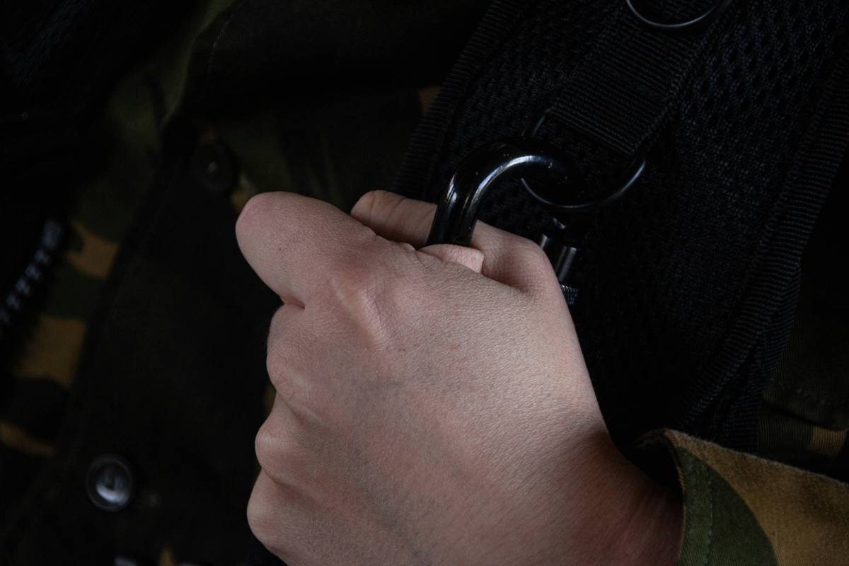 Image showing clippers slipping due to no grip texture.