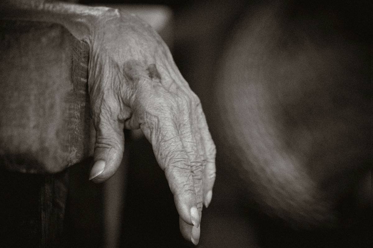 Why Are Your Aging Nails Breaking So Much? The Ultimate Guide to Nail Clippers and Care