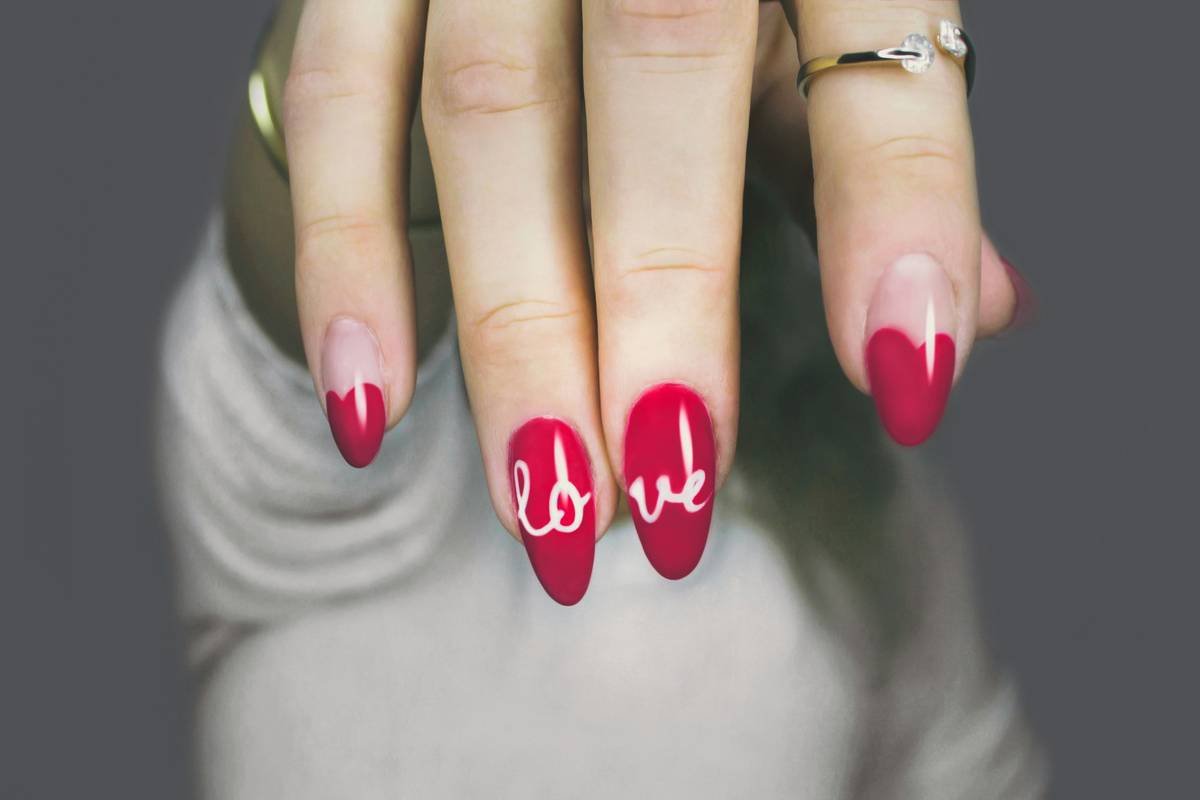The Right Nail Clipping Technique: How to Trim Safely, Avoid Snags & Keep Nails Healthy